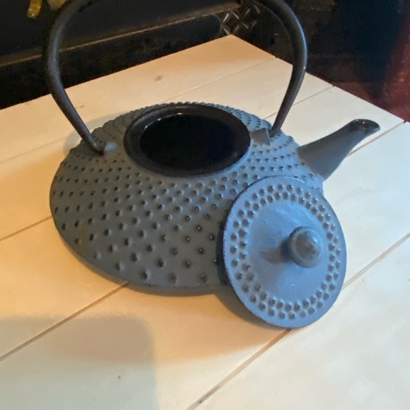 Heavy Tea Pot - Picture 5 of 6